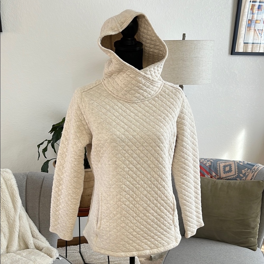 Duluth Trading Co Cream Quilted Sweatshirt